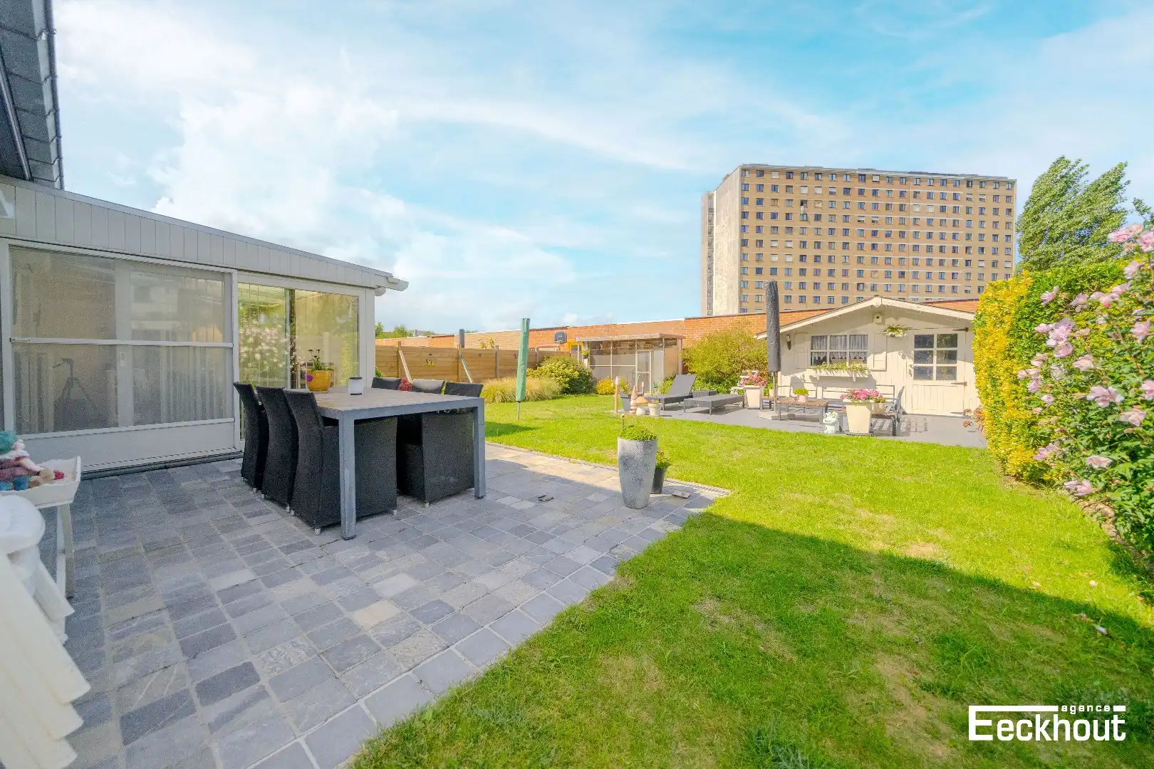Instapklare halfopen woning nabij het strand op de grens tussen Oostende en Bredene! foto 2