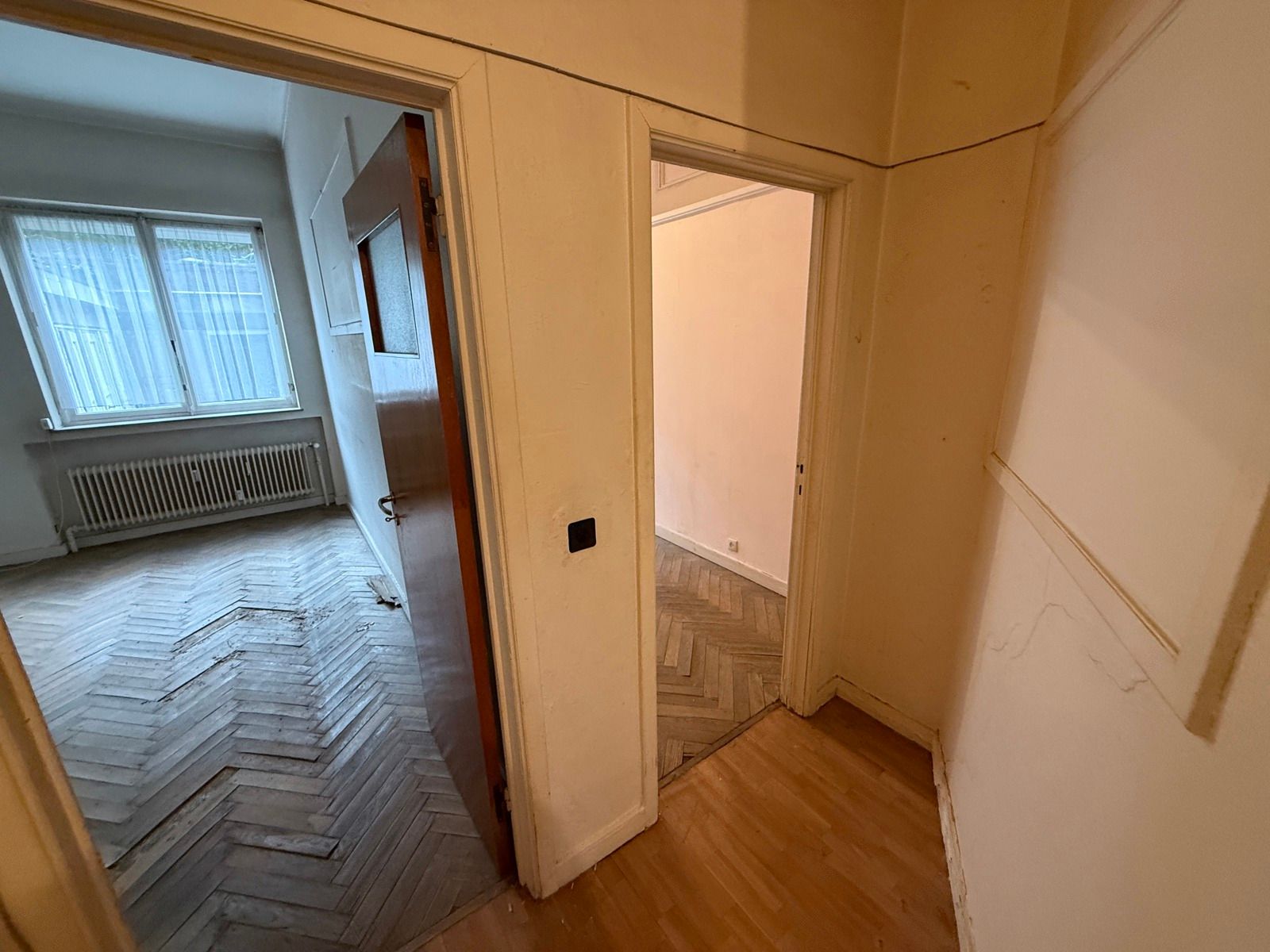 Te renoveren gelijkvloers appartement met 2 slaapkamers foto 9