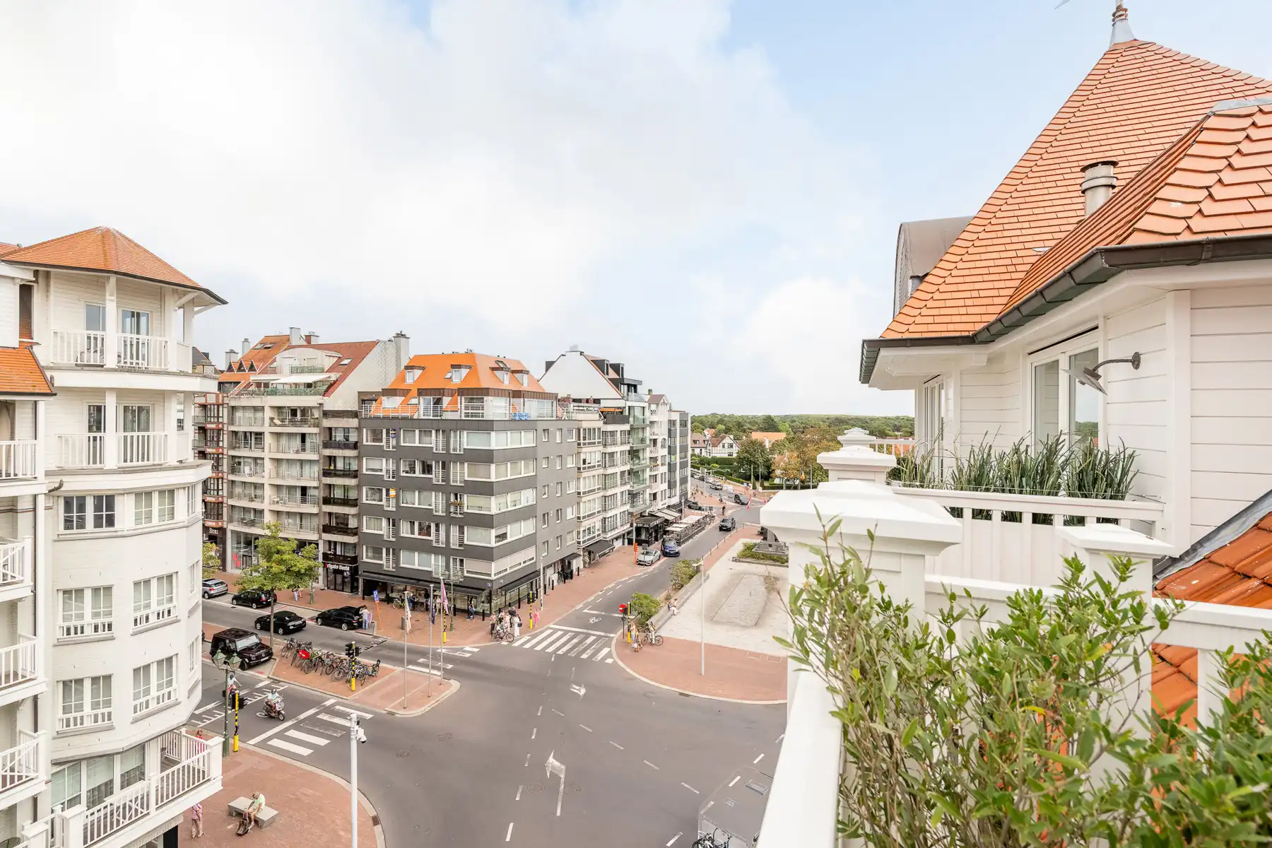 Gemeubeld instapklaar duplexappartement gelegen Lippenslaan foto 4