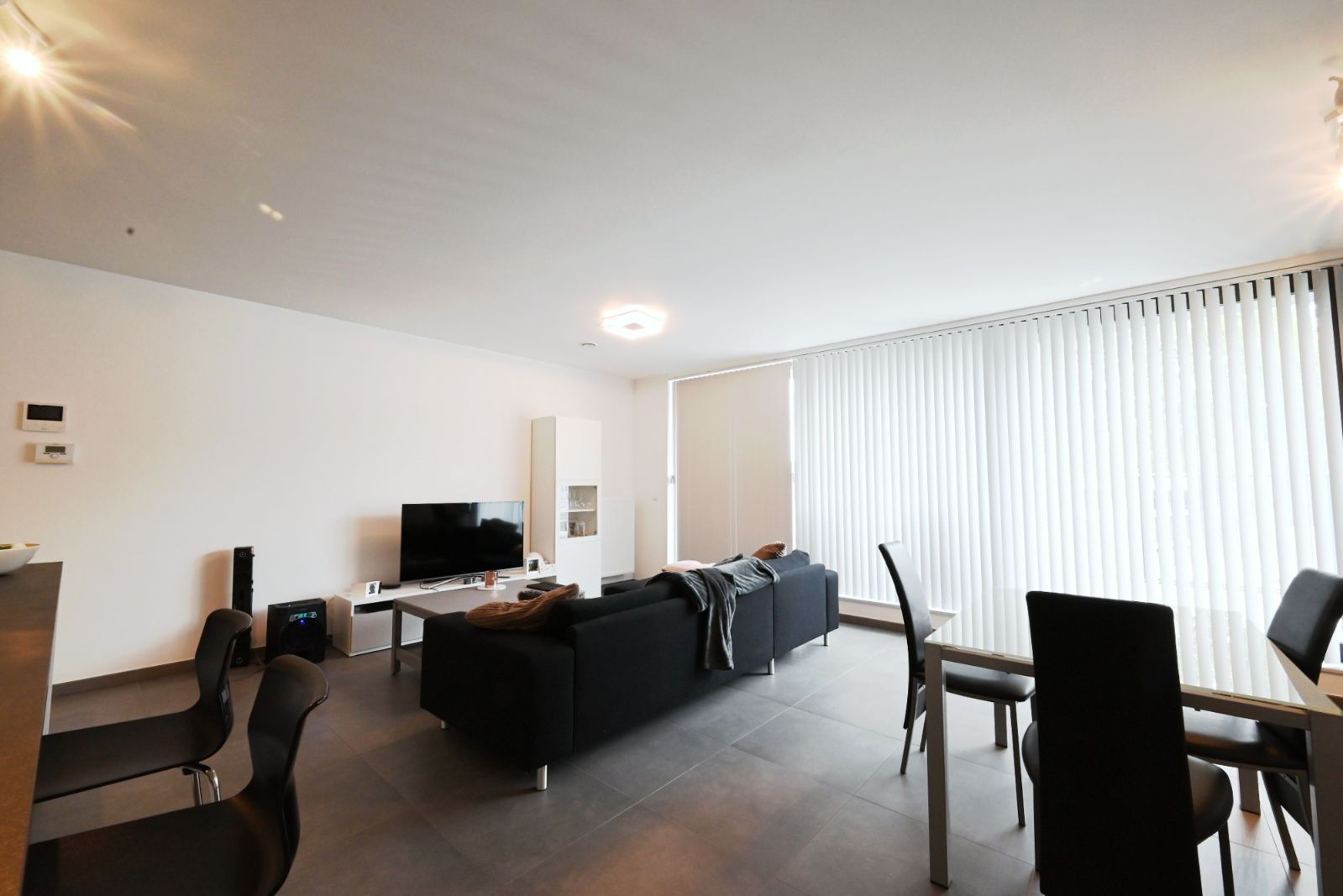 Nieuwbouw appartement met zonnepanelen in hartje Ardooie! foto 4