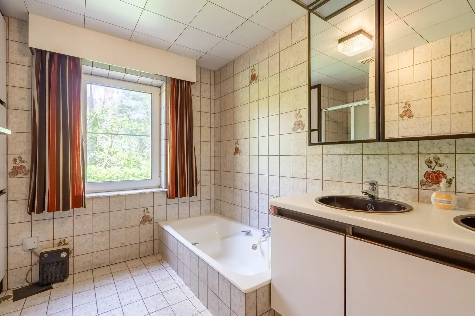 Ruime open bebouwing met 6 slaapkamers op een perceel van 13a 44ca foto 19