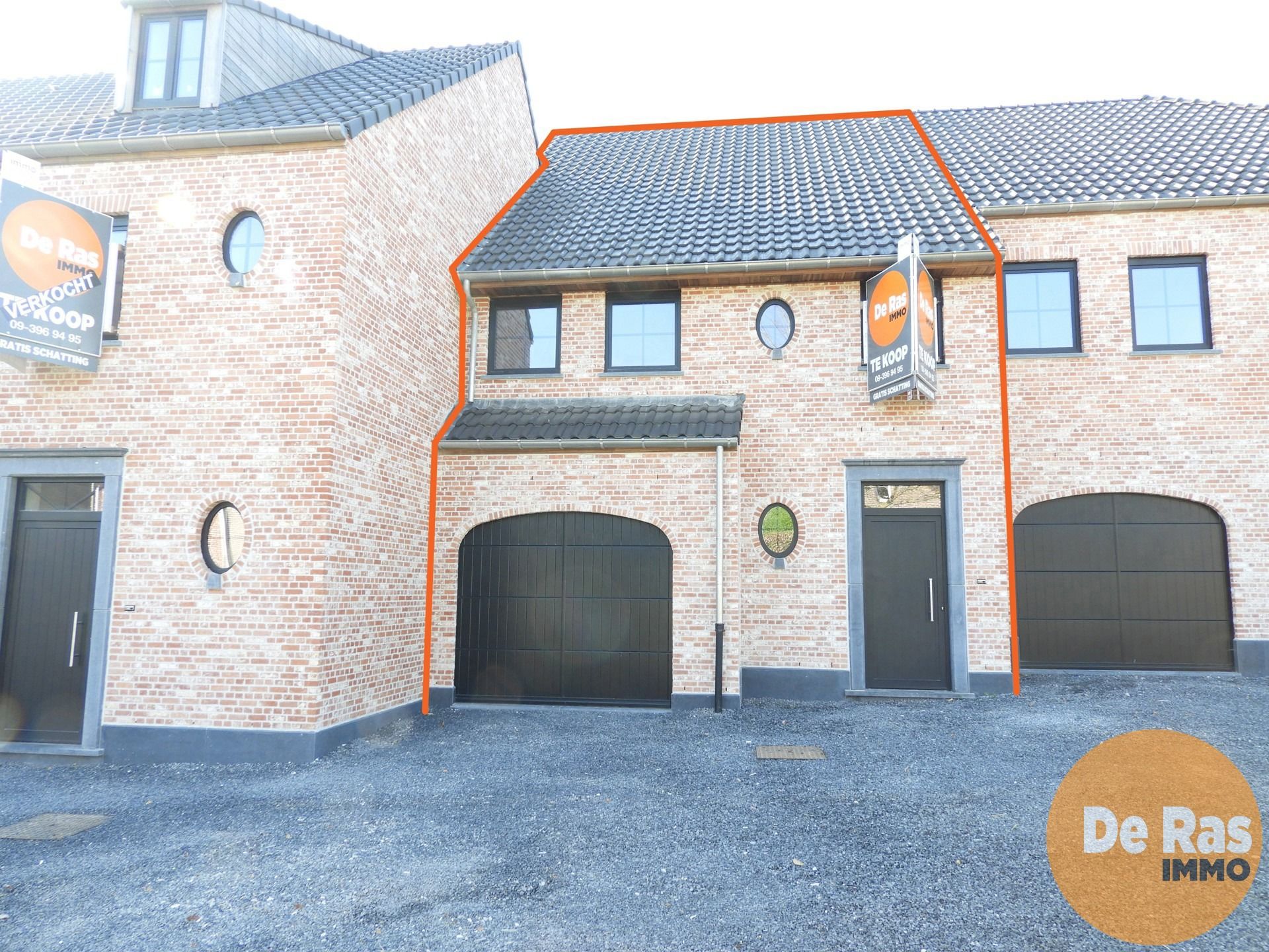 STEENHUIZE - Prachtige pastorijwoning (6% BTW mogelijk !) foto {{pictureIndex}}
