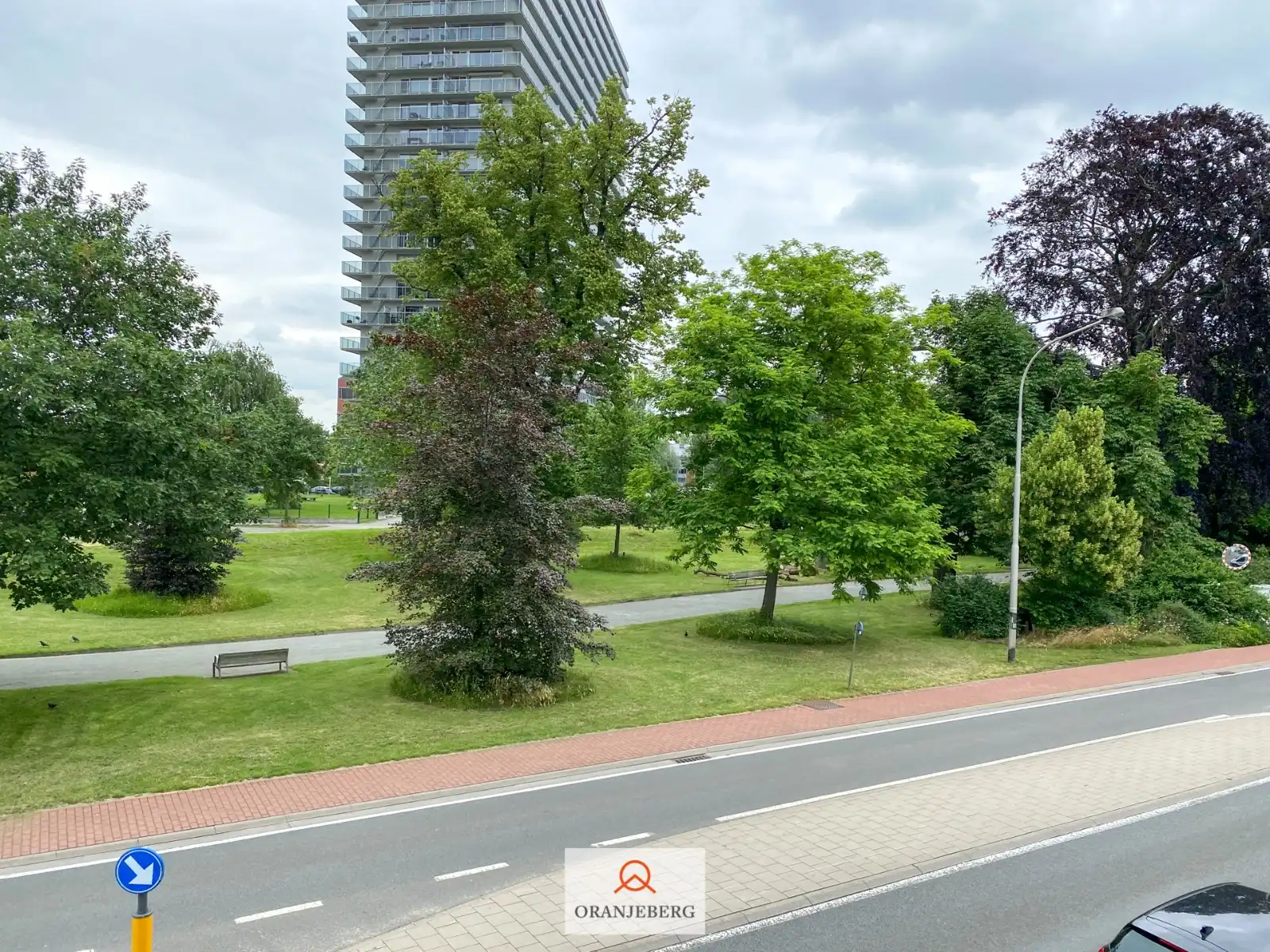 Co-housing woning met 4 leefruimtes, 4 slpk's en 4 badkamers foto {{pictureIndex}}
