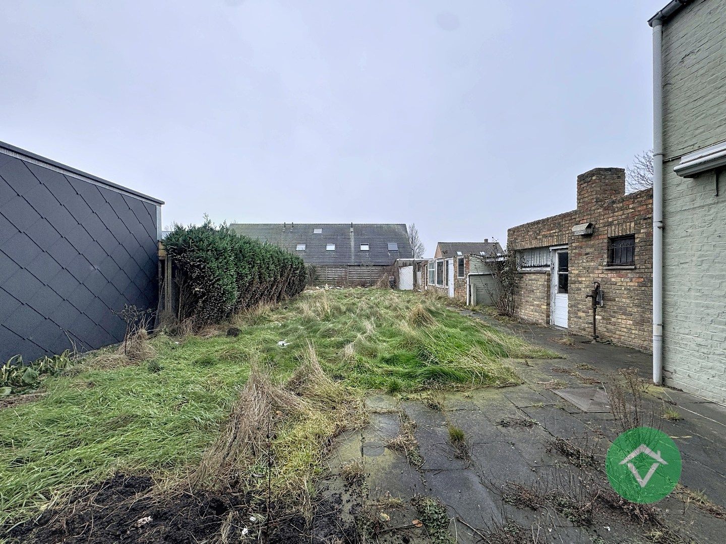 Woning met kleine loods te Gistel  foto 17