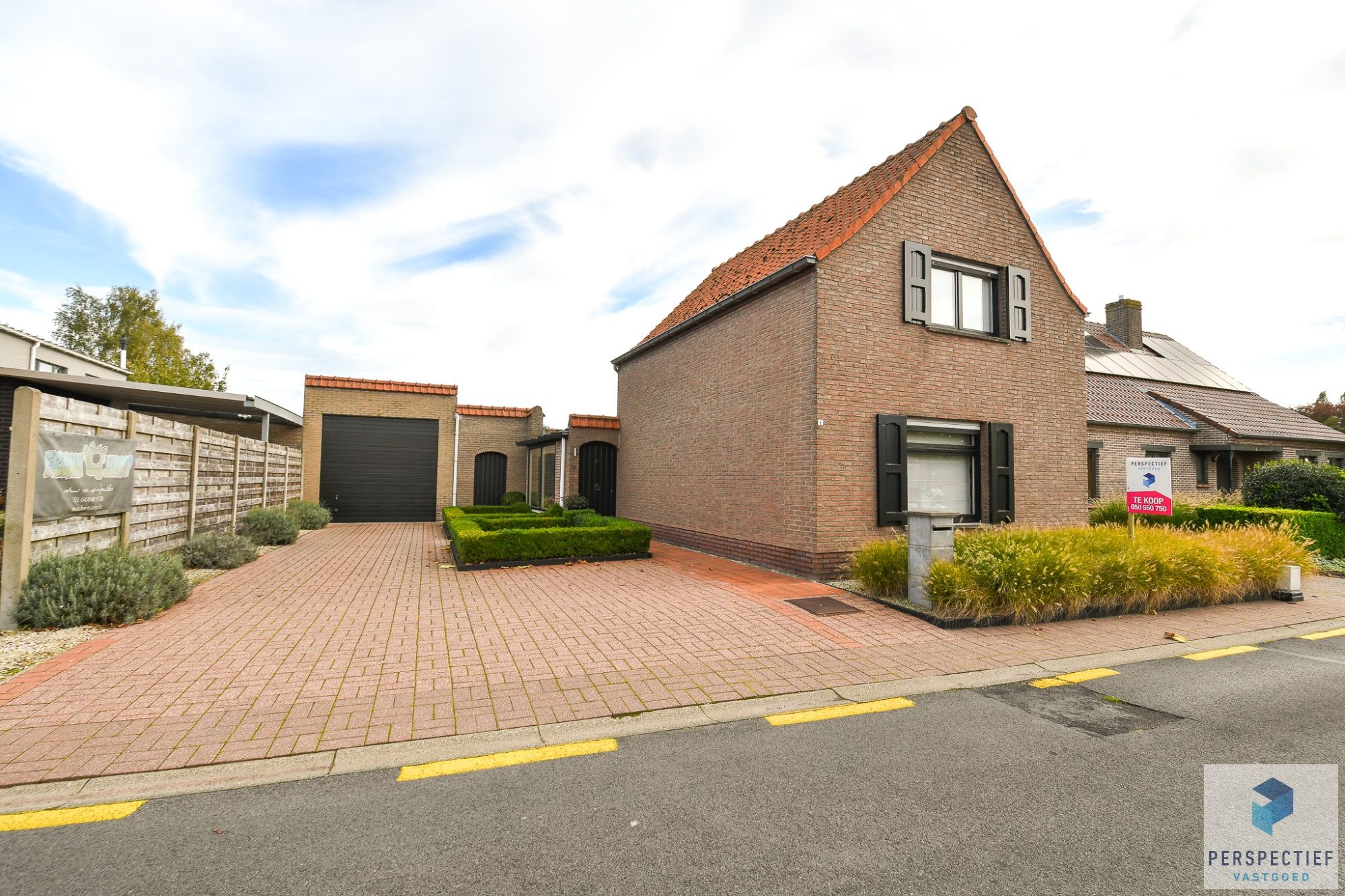 INSTAPKLARE WONING met RUIME LOODS/ OPSLAGRUIMTE/GARAGE foto 9