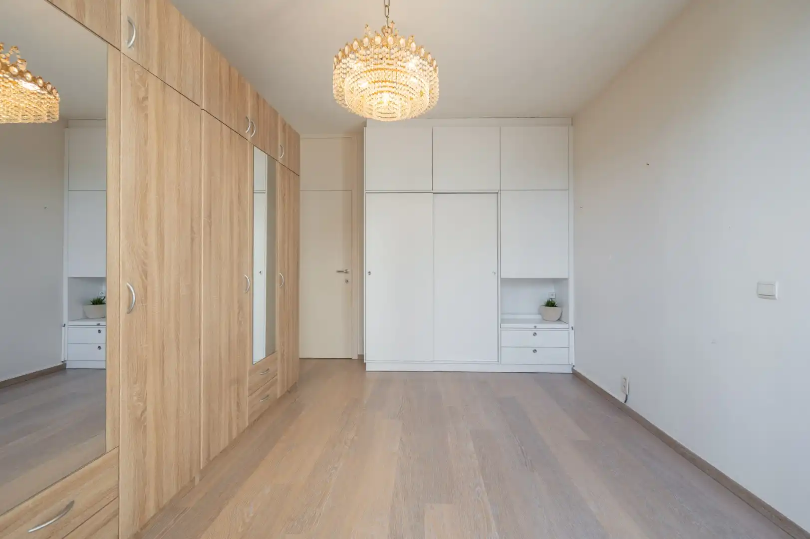 Gelijkvloers hoekappartement op unieke ligging in hartje Brugge foto 8