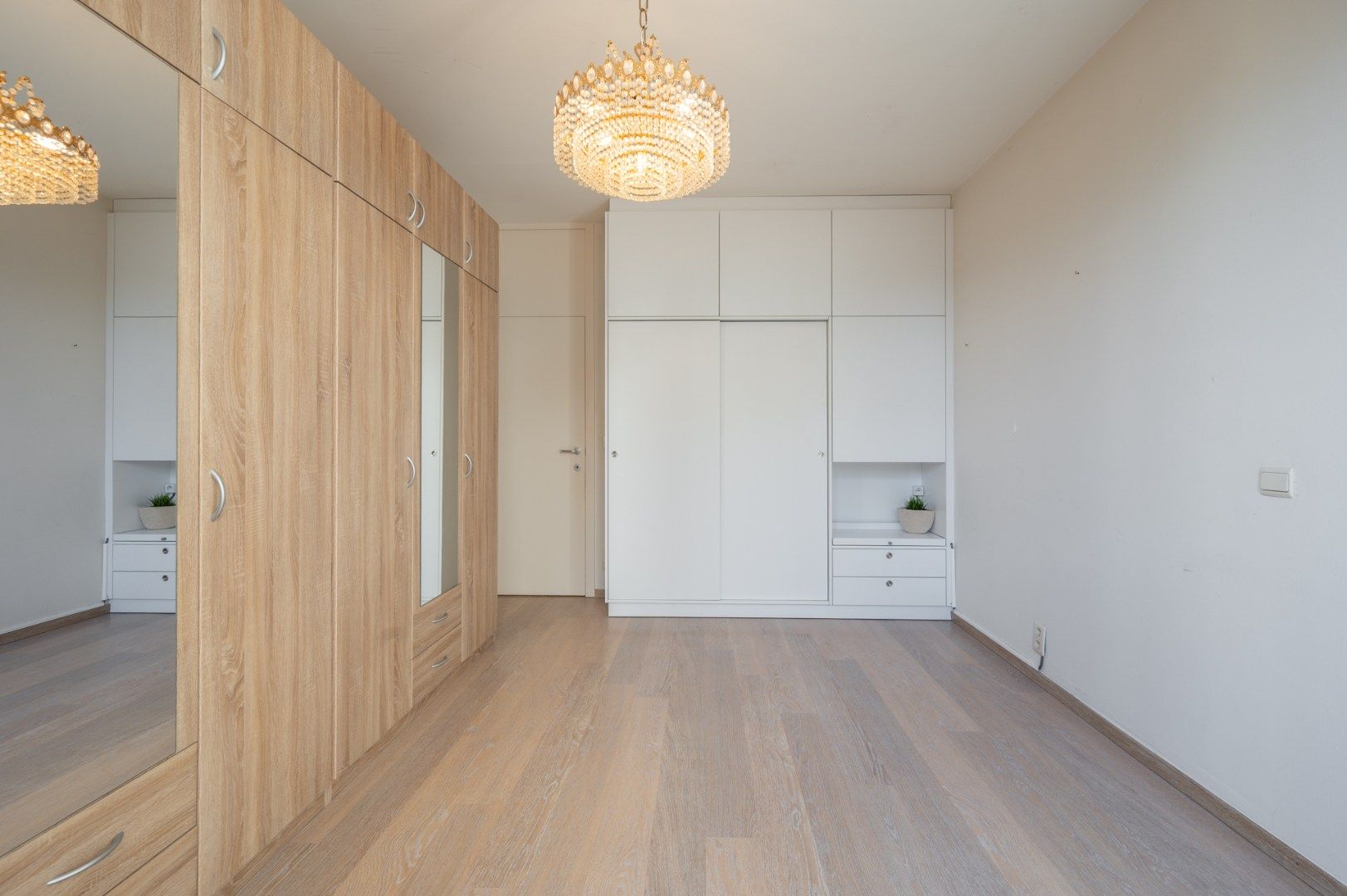 Gelijkvloers hoekappartement op unieke ligging in hartje Brugge foto 7