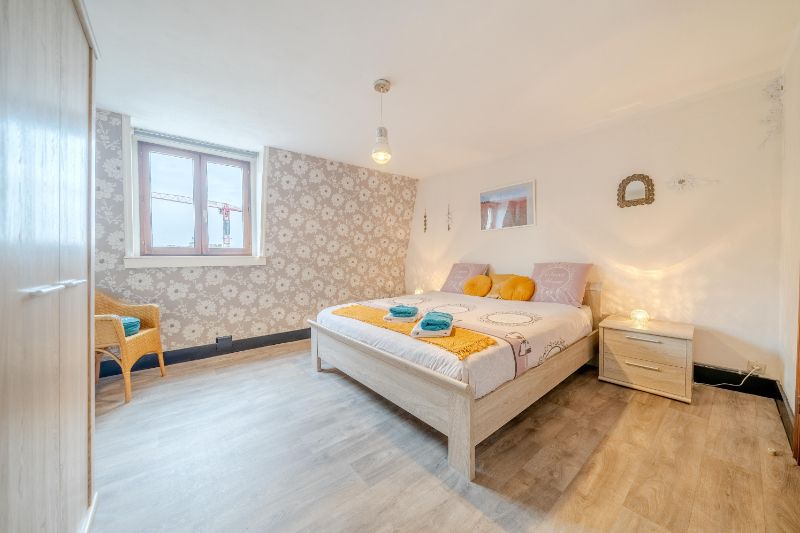 Centraal gelegen , vergunde vakantiewoning "Alice House" in Centrum Ieper met zicht op de kathedraal! foto 22