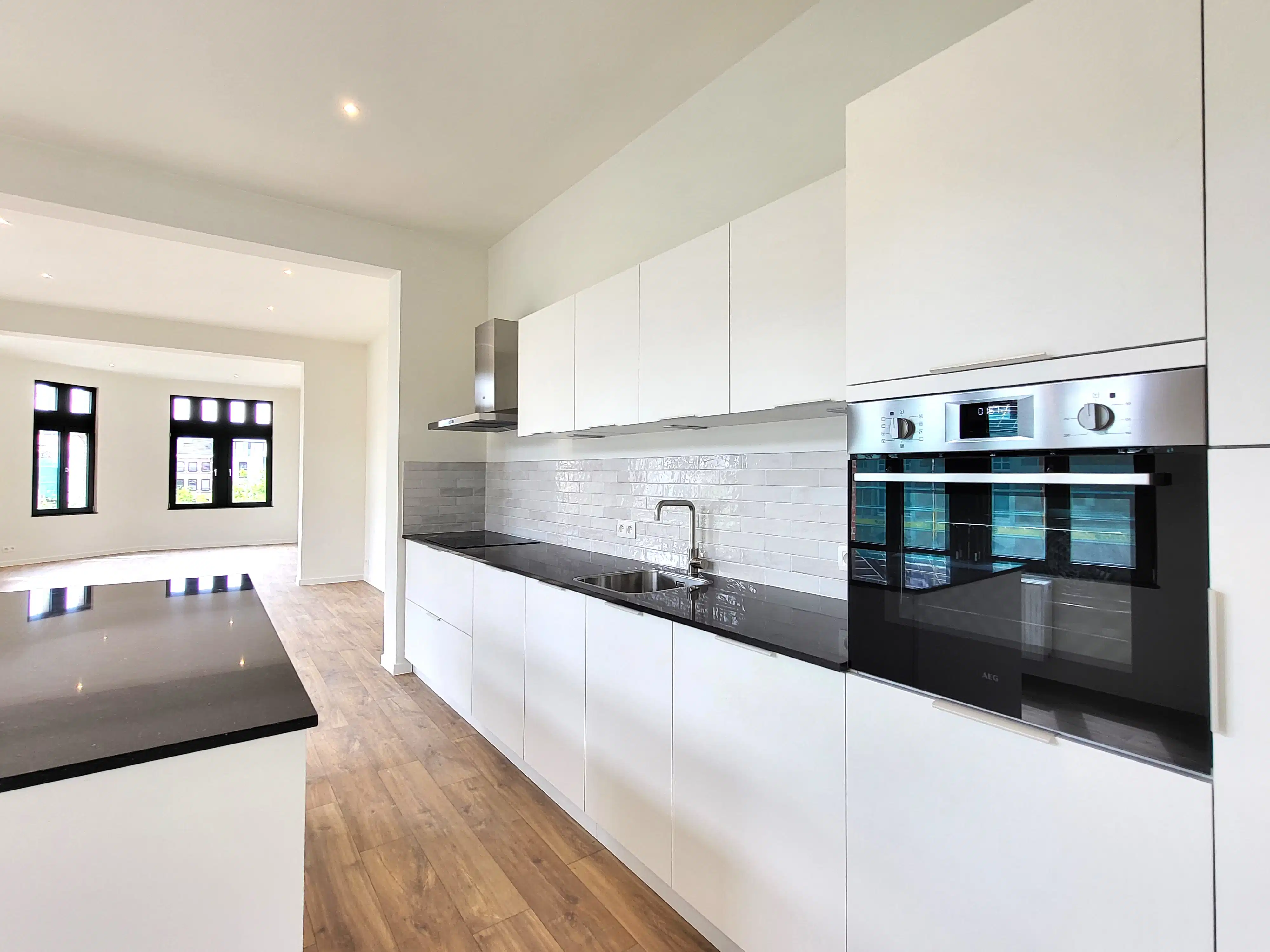 Volledig gerenoveerd appartement met 2 slaapkamers in het hart van Gent.  foto 10