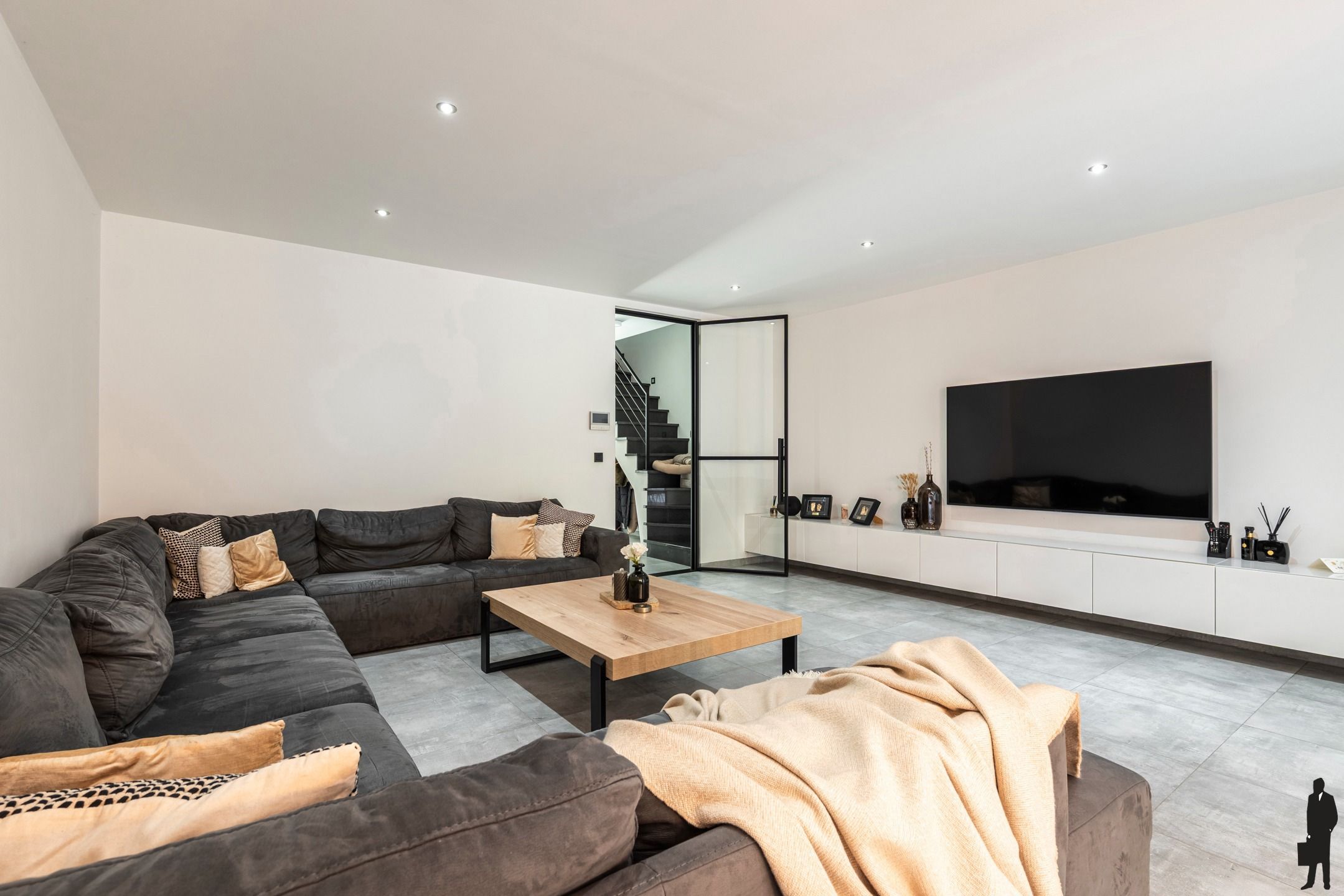 Welgelegen energiezuinige woning met 5 slpks en 2 badks foto 3