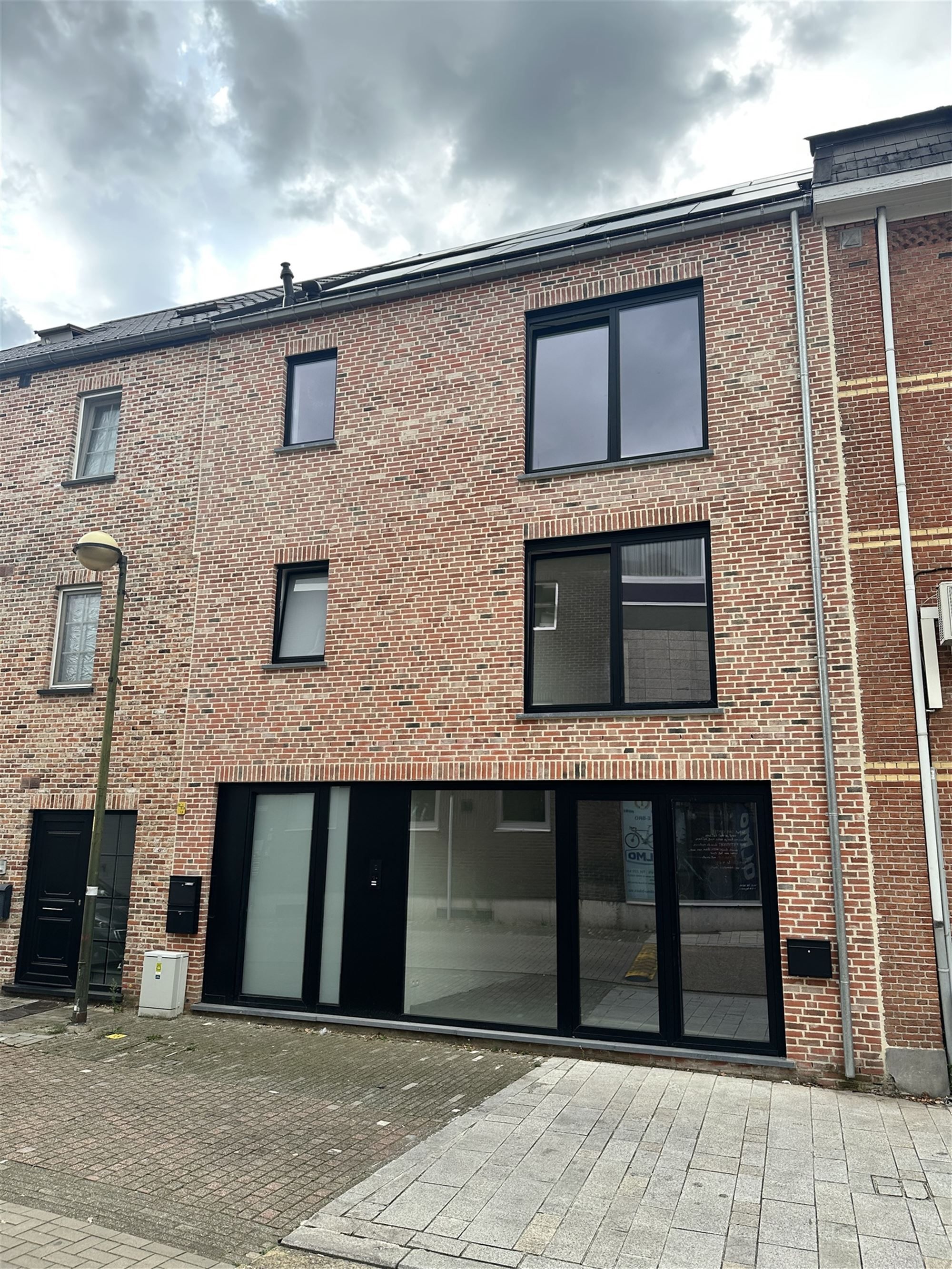 DUPLEX APPARTEMENT MET MOOI TERRAS EN 2 SLAAPKAMERS TE BERINGEN CENTRUM foto 2