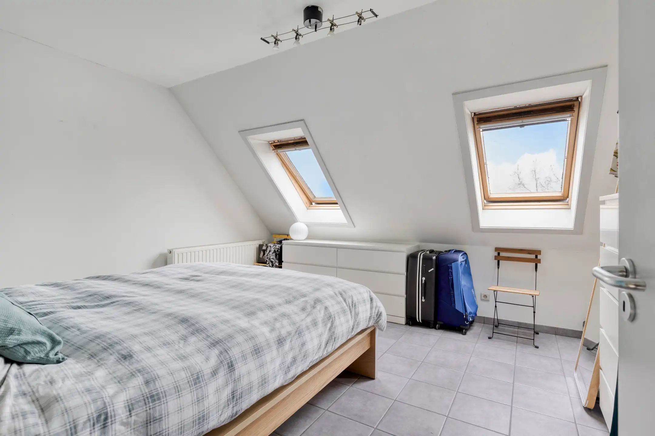 Ruim appartement(143m2) met 3 slaapkamers in hartje Wezemaal foto 16