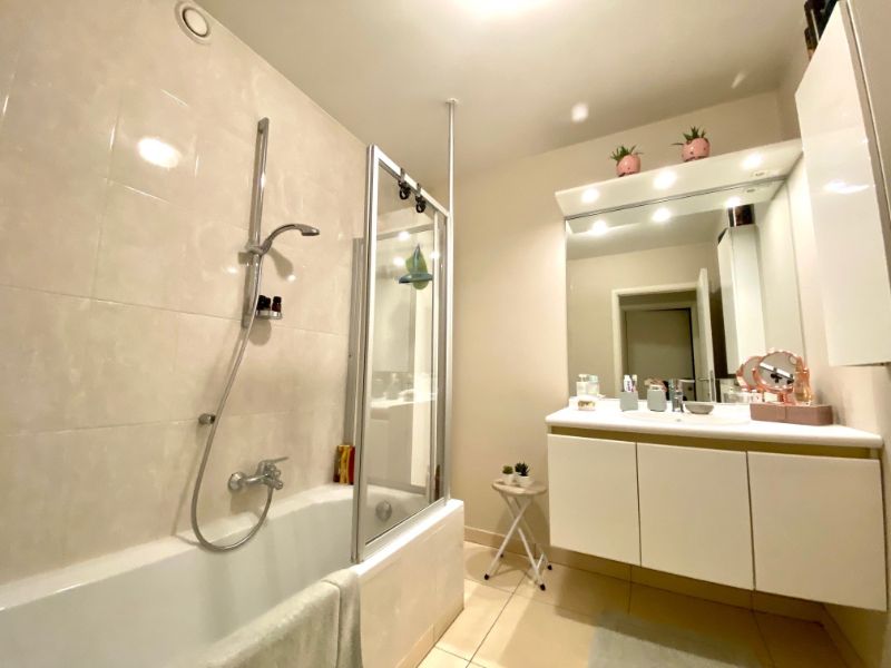 Centraal gelegen, lichtrijk appartement met 1 slaapkamer en dressing foto 8