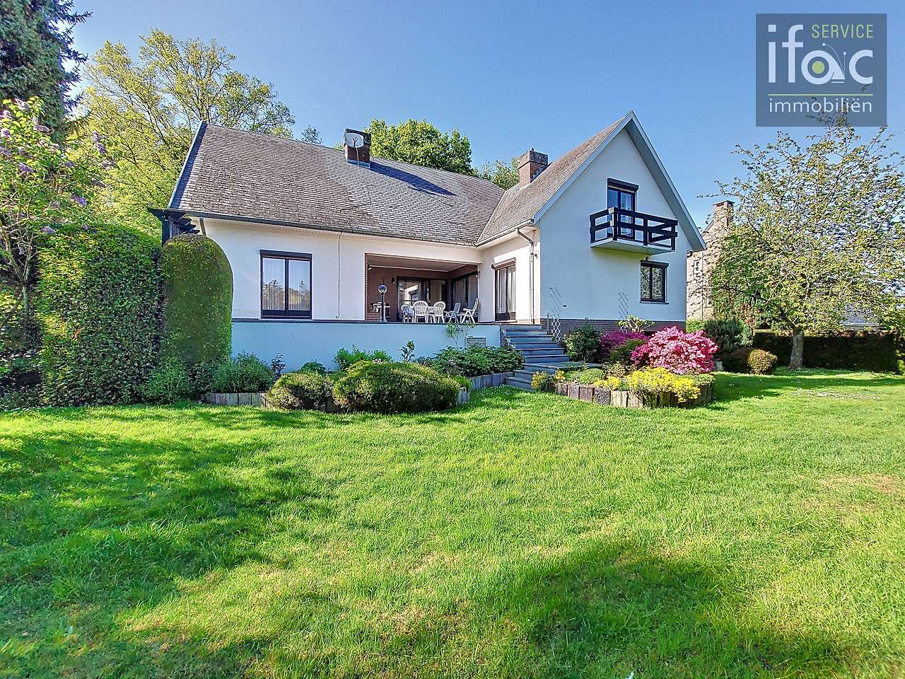 Villa te koop foto {{pictureIndex}}
