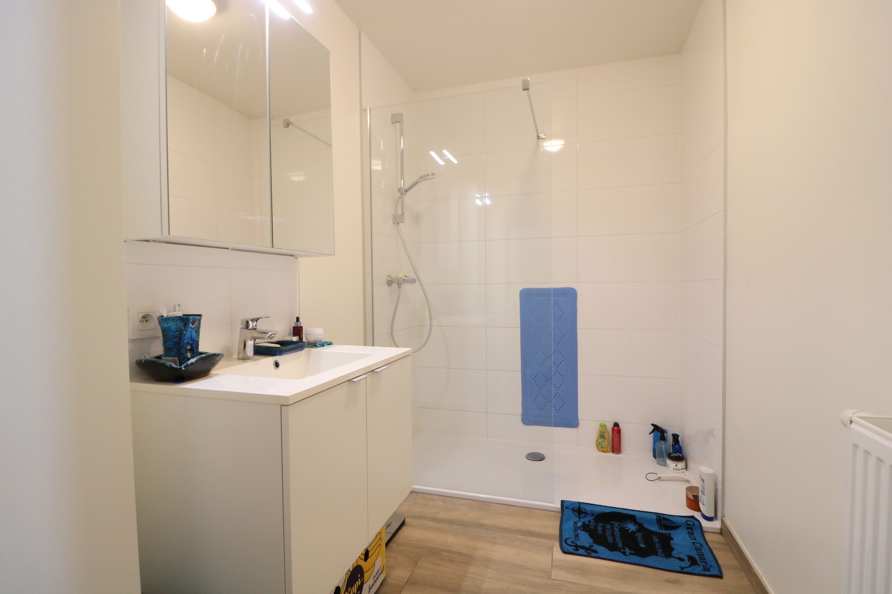 Recent (2020), instapklaar 2-slaapkamerappartement in een aangename buurt.  foto 11