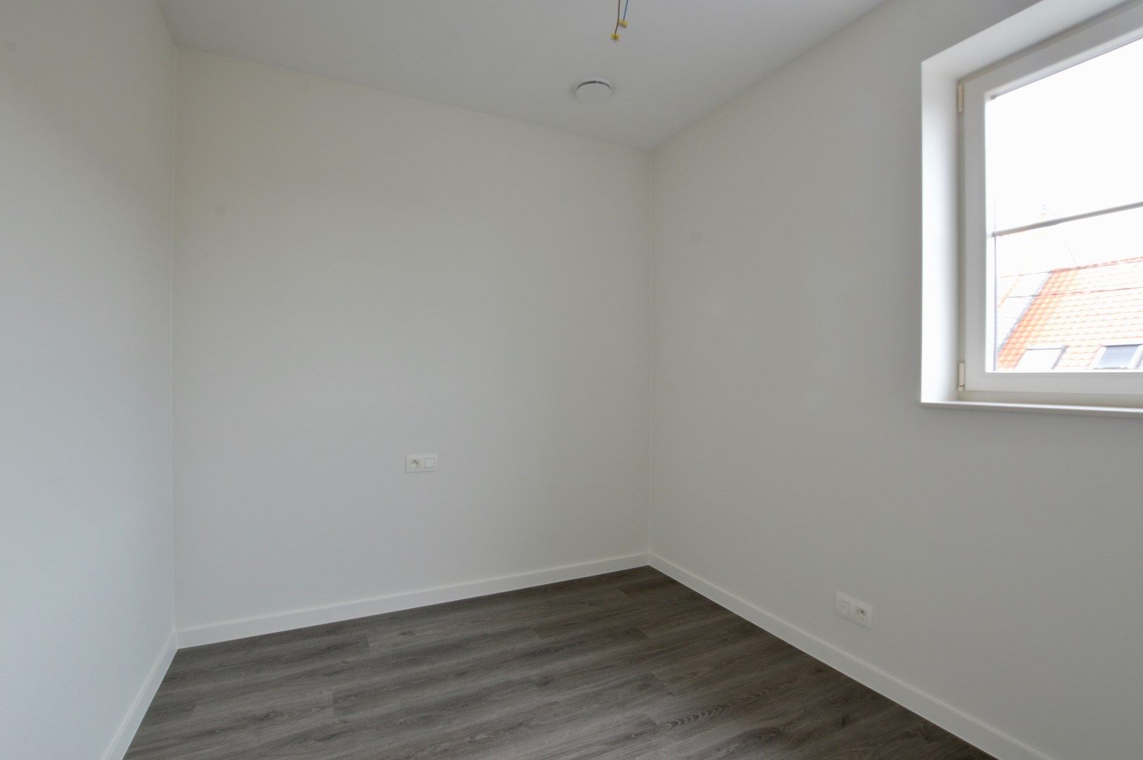 Prachtige nieuwbouwwoning in volledig aangelegd woonerf met 3 slaapkamers, zongericht terras en tuin foto 9