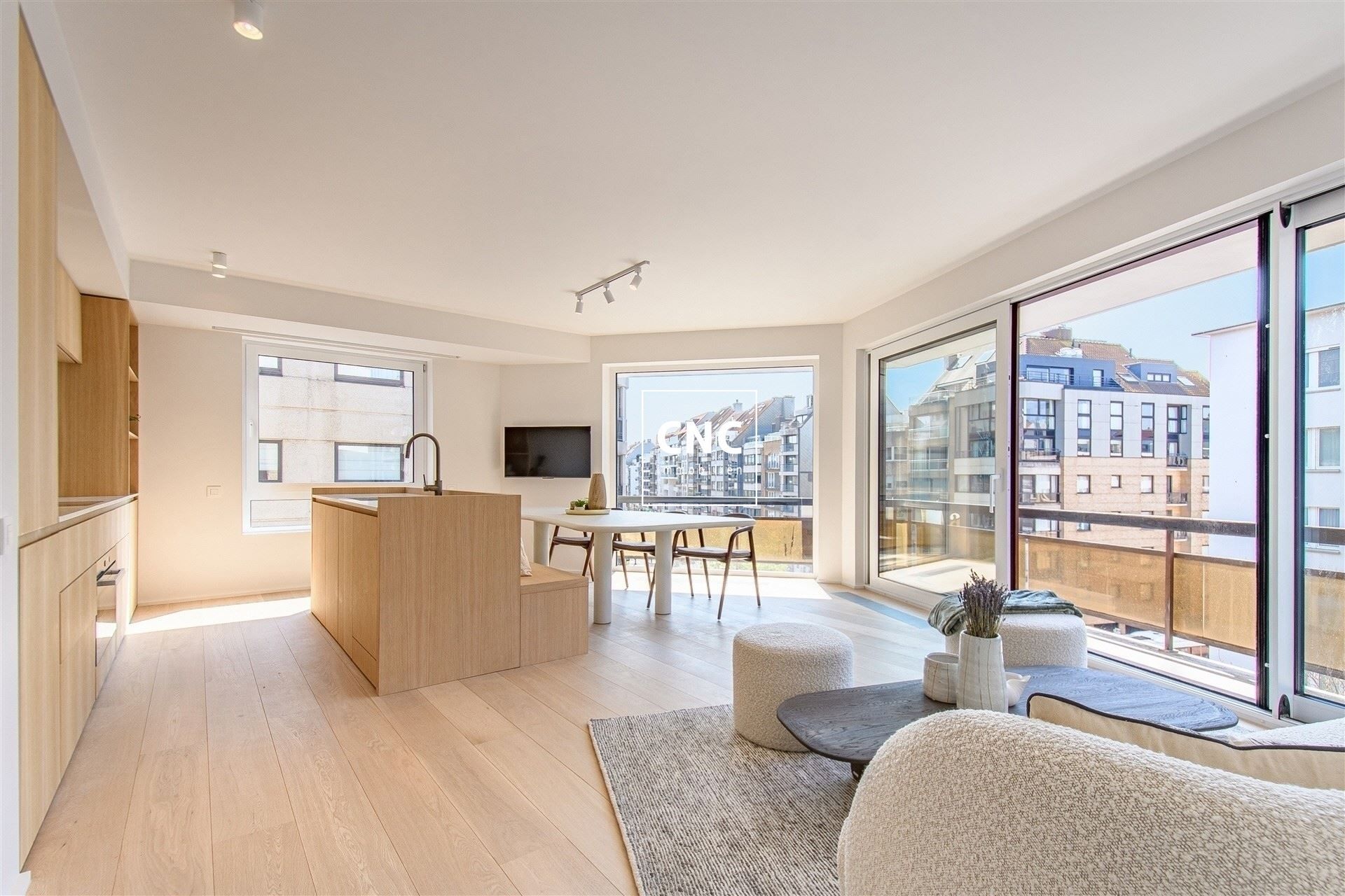 Stijlvol gerenoveerd en zonnig hoekappartement op topligging foto {{pictureIndex}}