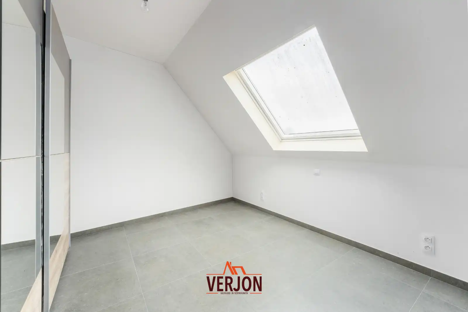 Ruim en lichtrijk penthouse nabij centrum Roeselare foto 8