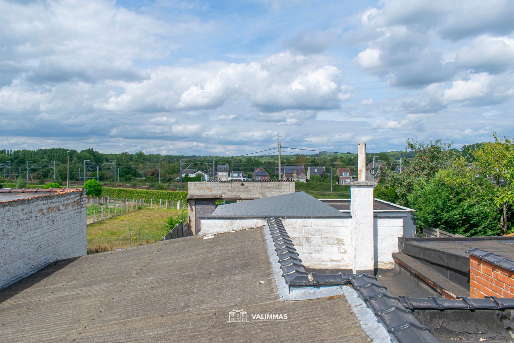 Ruime woning mt bijgebouwen & atelier (achteraan bereikbaar) foto 20