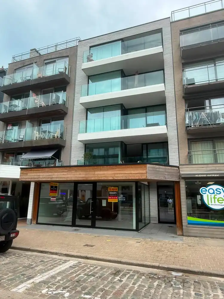 Instapklare nieuwbouw handelsruimte op A-locatie in Oostduinkerke foto 14