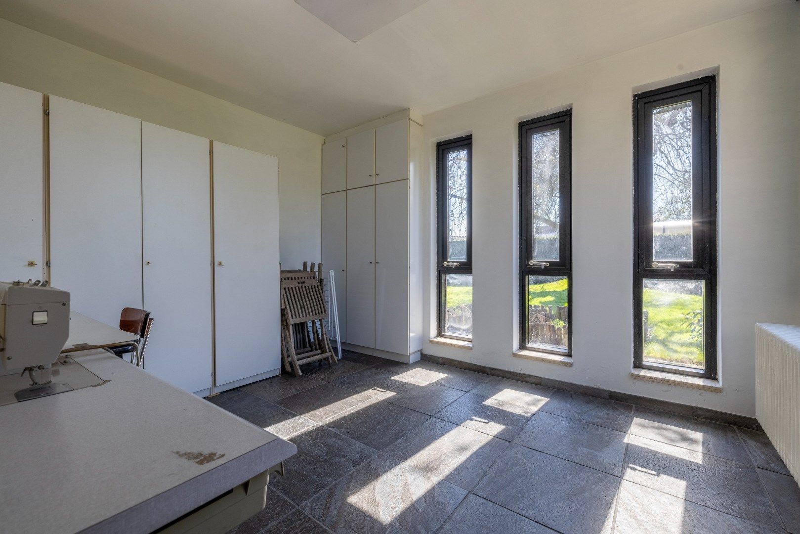 Voormalige dokterswoning met 5 slk, prachtige tuin (of extra bouwgrond) en praktijk foto 18