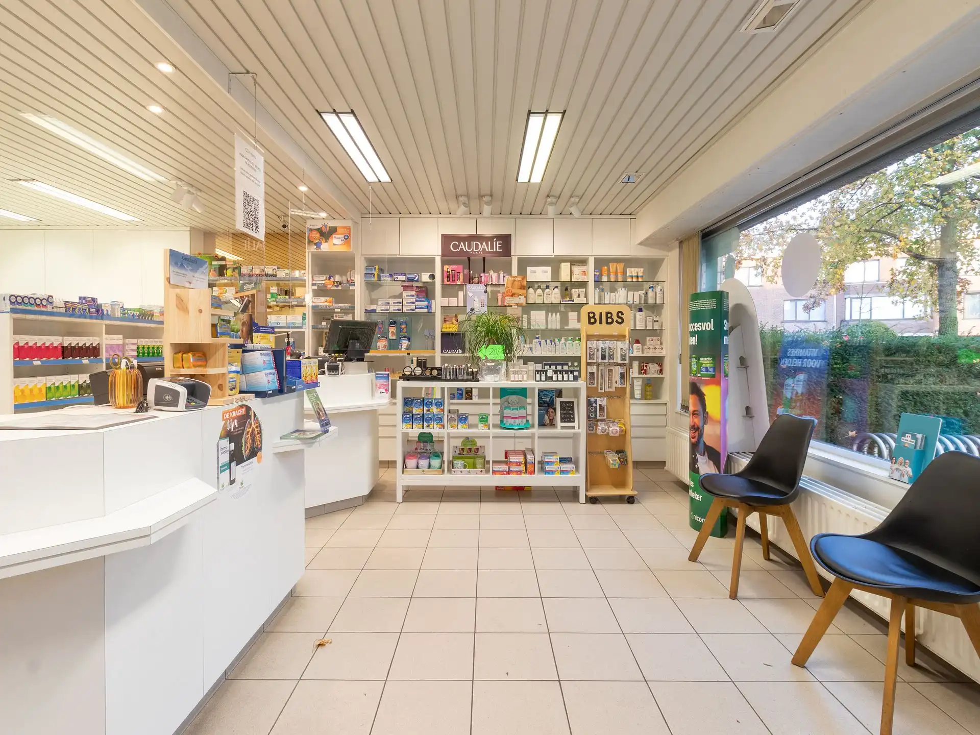 Handelspand met ruim duplex appartement foto 17