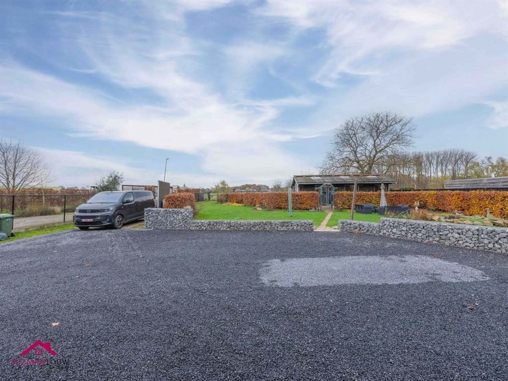 Verrassend ruime en gezellige, instapklare vrijstaande woning met paardenstal foto 7