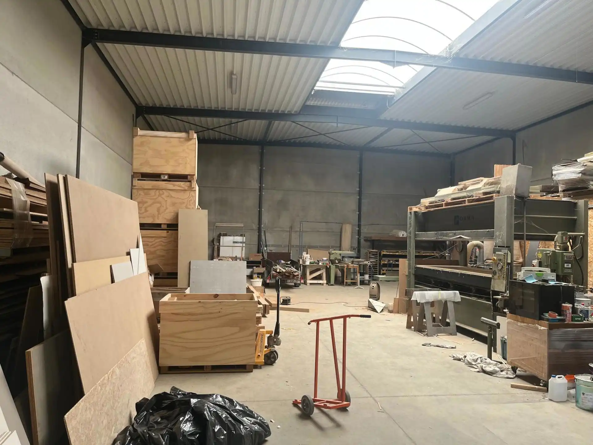 Magazijn 342m² met kantoor 54m² te Ranst foto 5