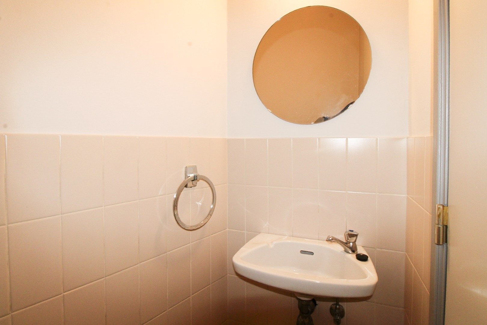 Nieuwe kansen wachten: Veelzijdige kantoor- of handelsruimte te huur in het hart van Sint-Niklaas  foto 7