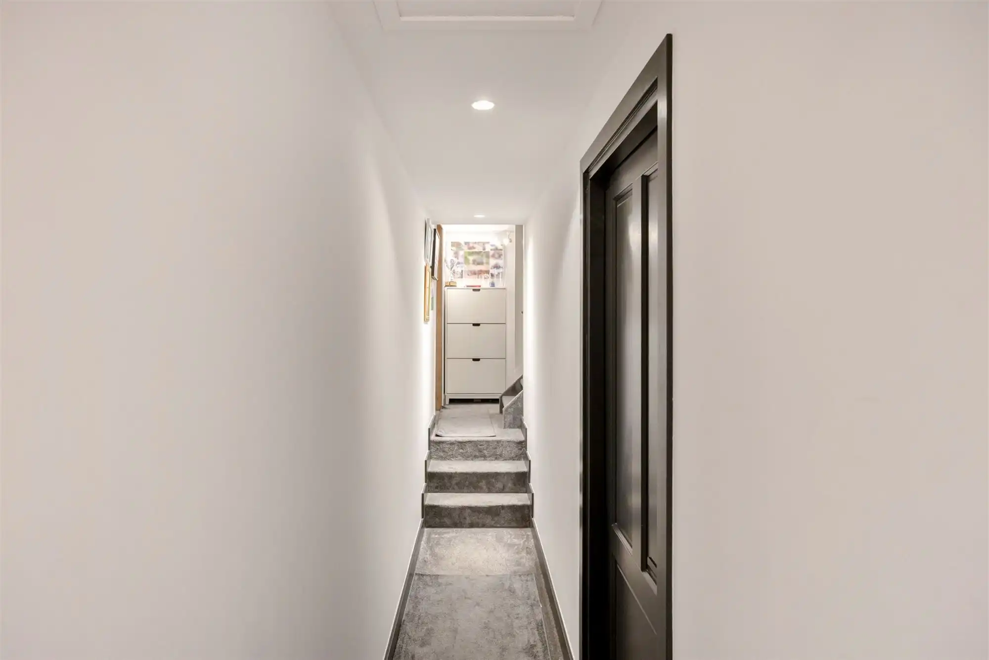 Knappe duo-villa op 8.843 m² in villawijk aan NL-grens. foto 36