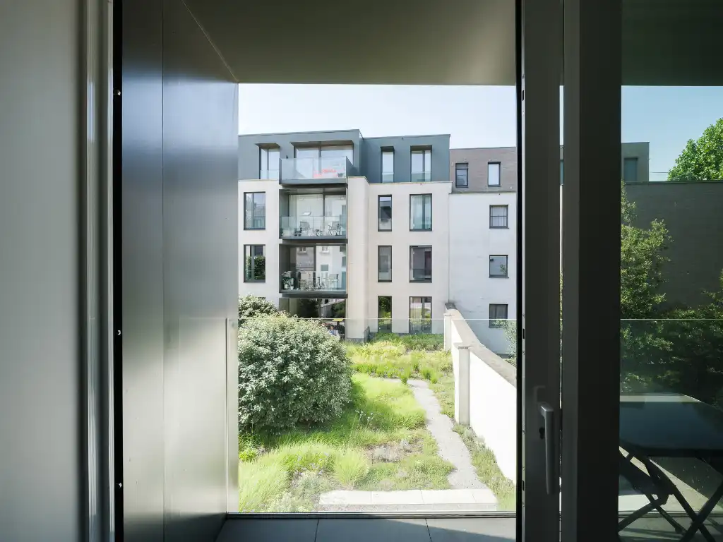 High-end afgewerkt tweeslaapkamerappartement met topligging aan de&nbsp;Coupure foto 13
