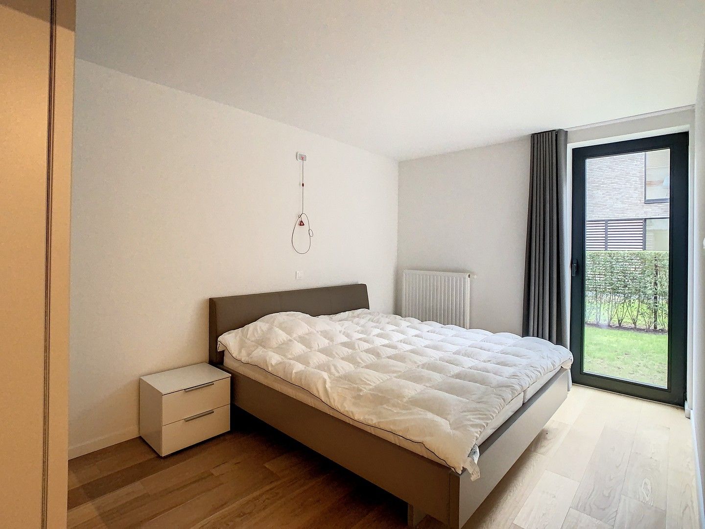 Instapklare assistentiewoning met tuintje en private parking. foto 8