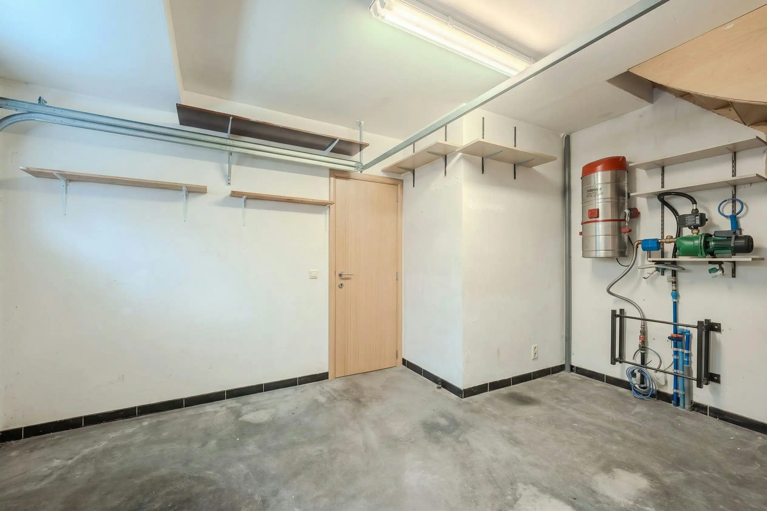 Bel-étage woning met 4 slaapkamers, garage en tuin!  foto 29