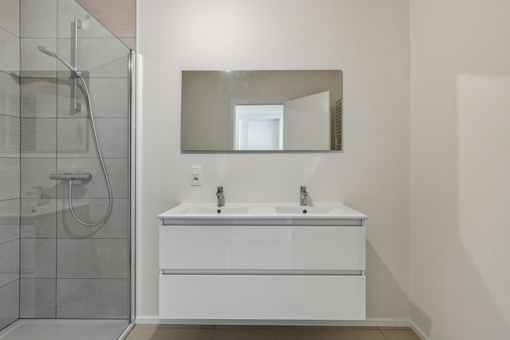 BEN-appartement met uniek en groen uitzicht in Wilrijk  foto 14