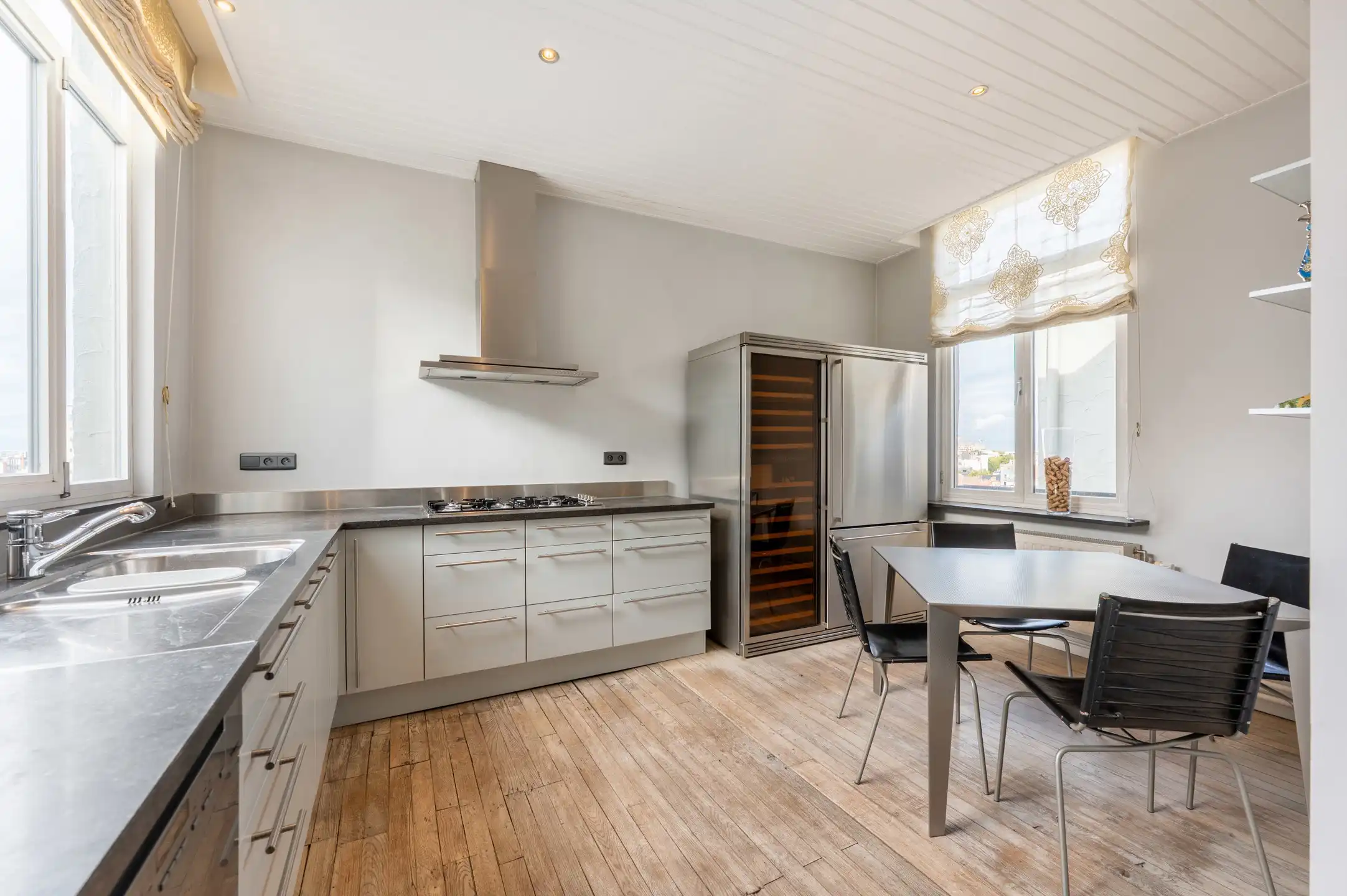 Uniek penthouse met afzonderlijk wellnessappartement foto 29