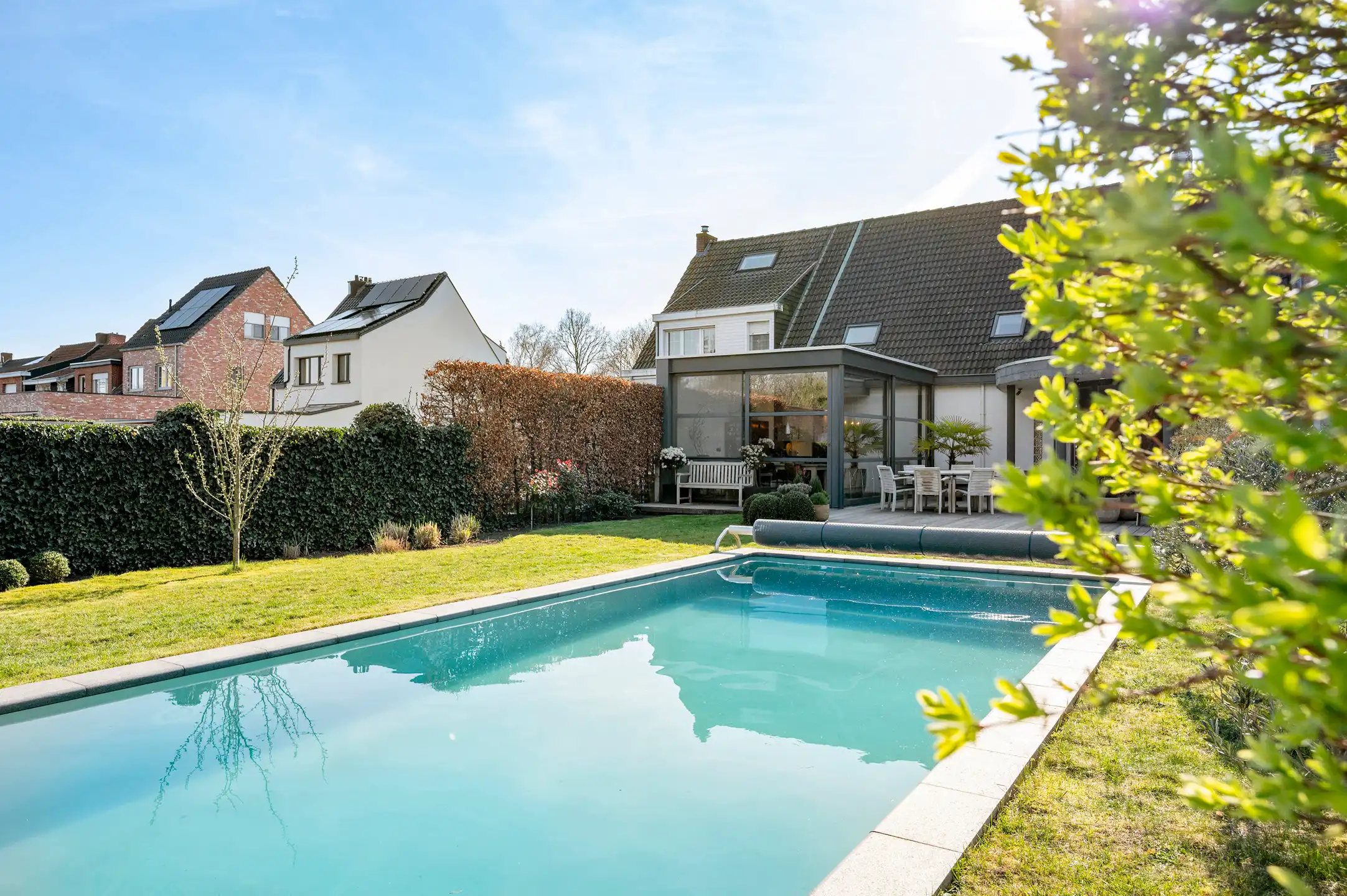 Ruime instapklare woning met zwembad te Brasschaat! foto 25