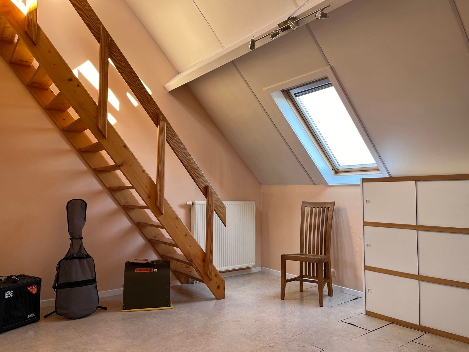 grote woning met mooie tuin foto 24