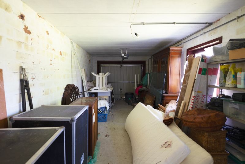 Op te frissen / te renoveren woning met tuin in residentiële buurt foto 20