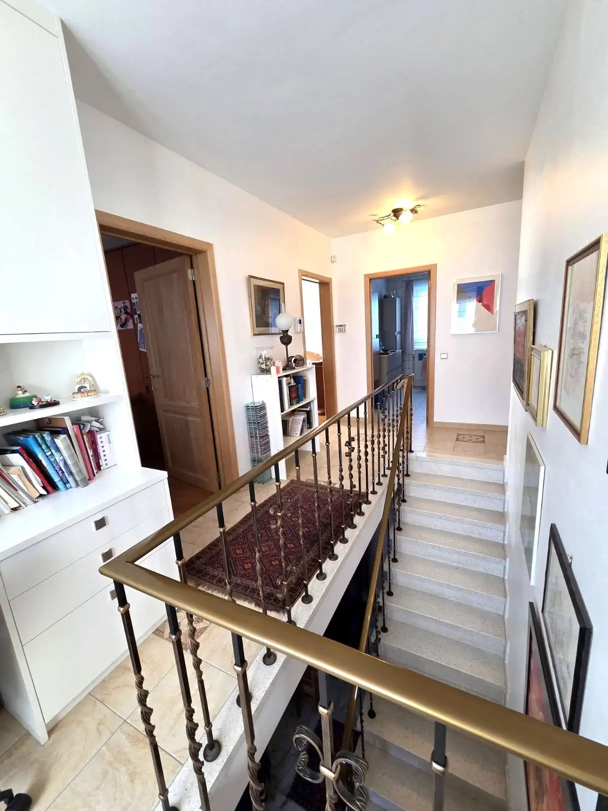 Schitterende 3-gevelwoning met 4 slaapkamers en 2 badkamers. foto 11