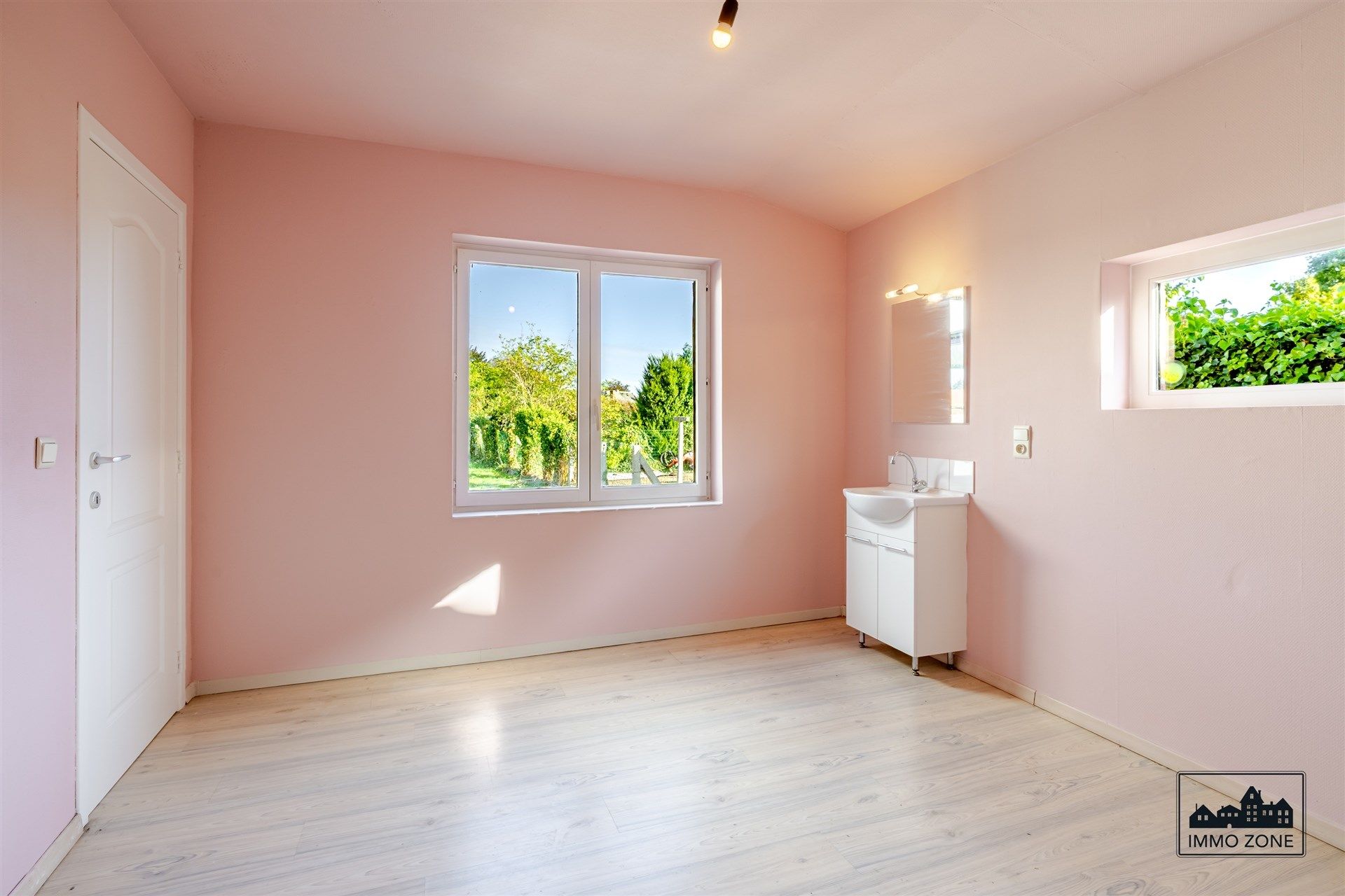 Lichtrijke halfopen woning te Nieuwerkerken! foto 7