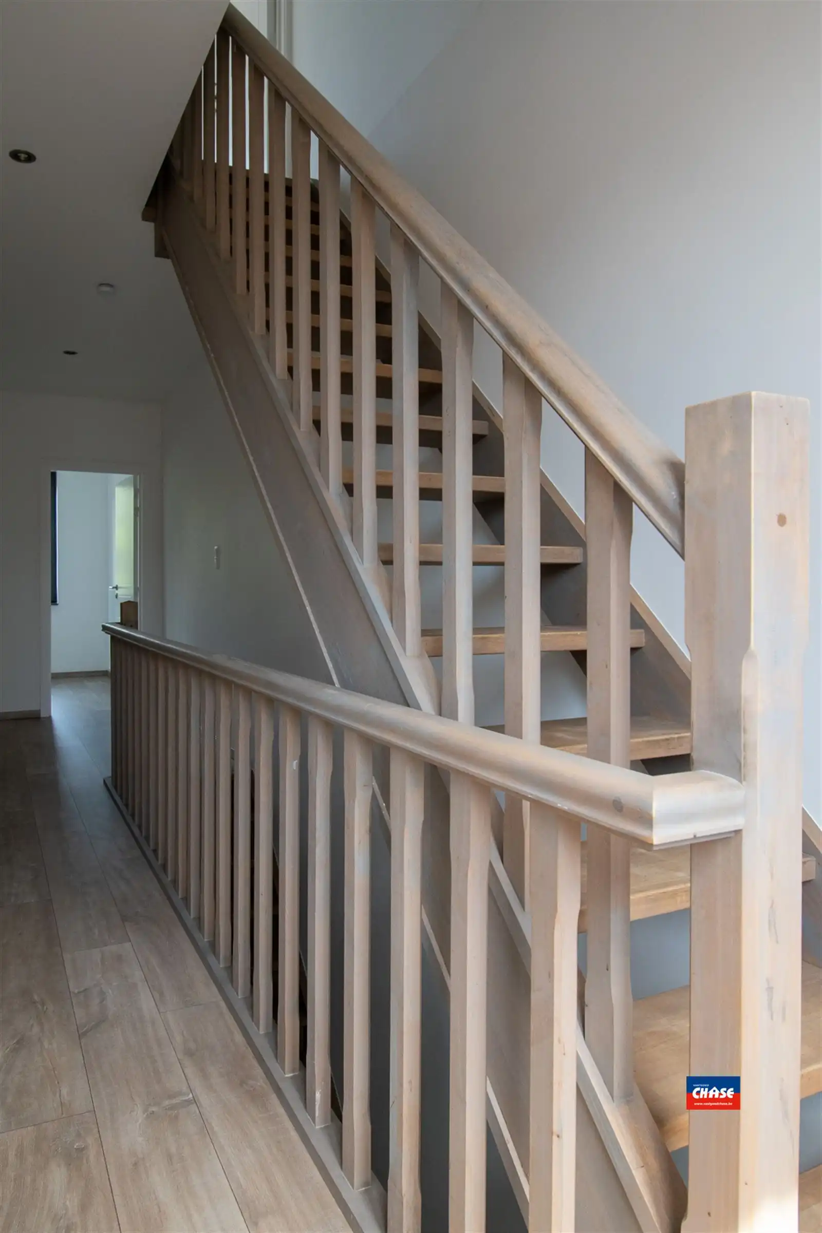 Gerenoveerde rijwoning met 3 slpks en grote tuin foto 20