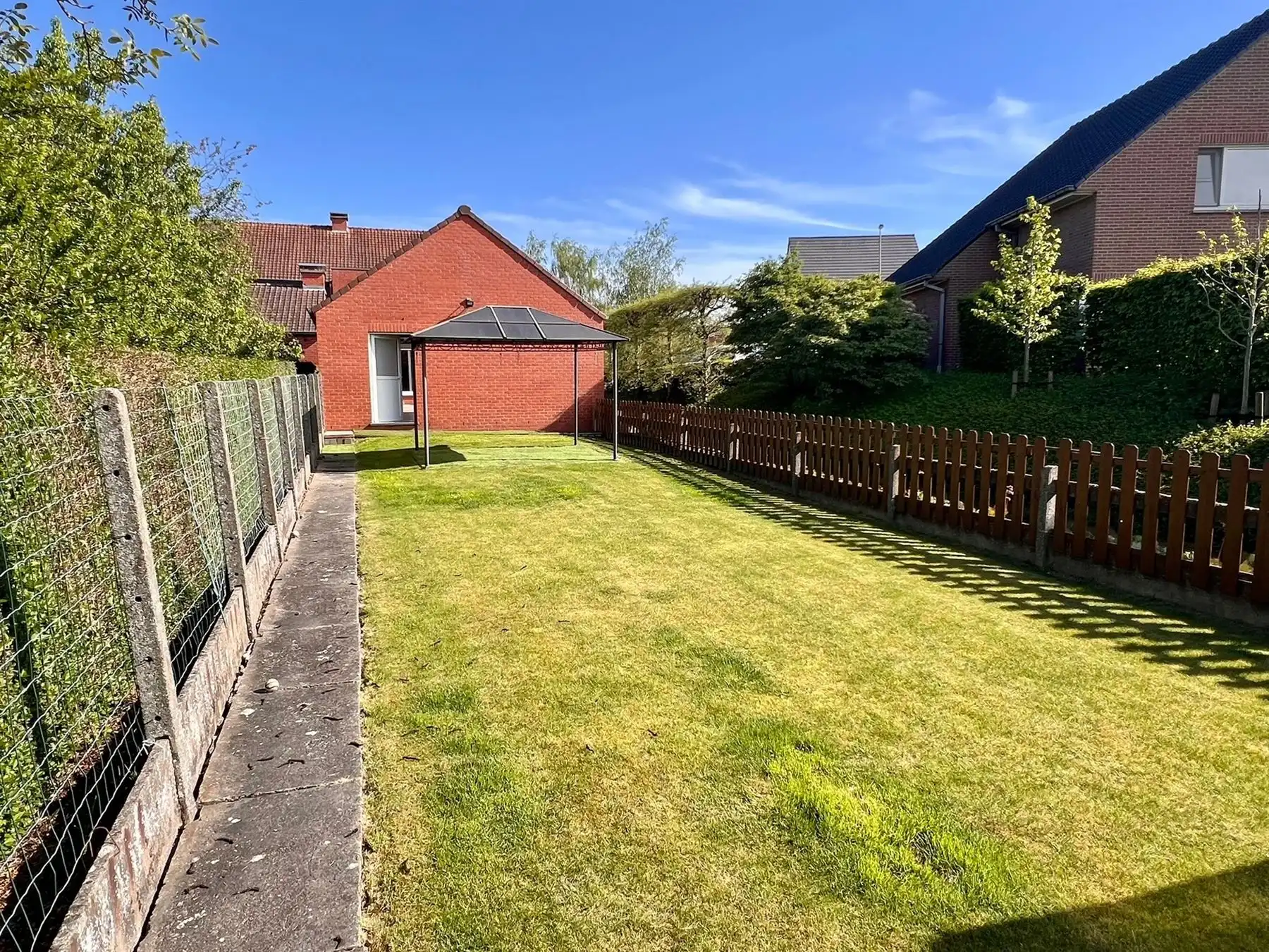 Gerenoveerde woning met 3 slaapkamers en tuin foto 12