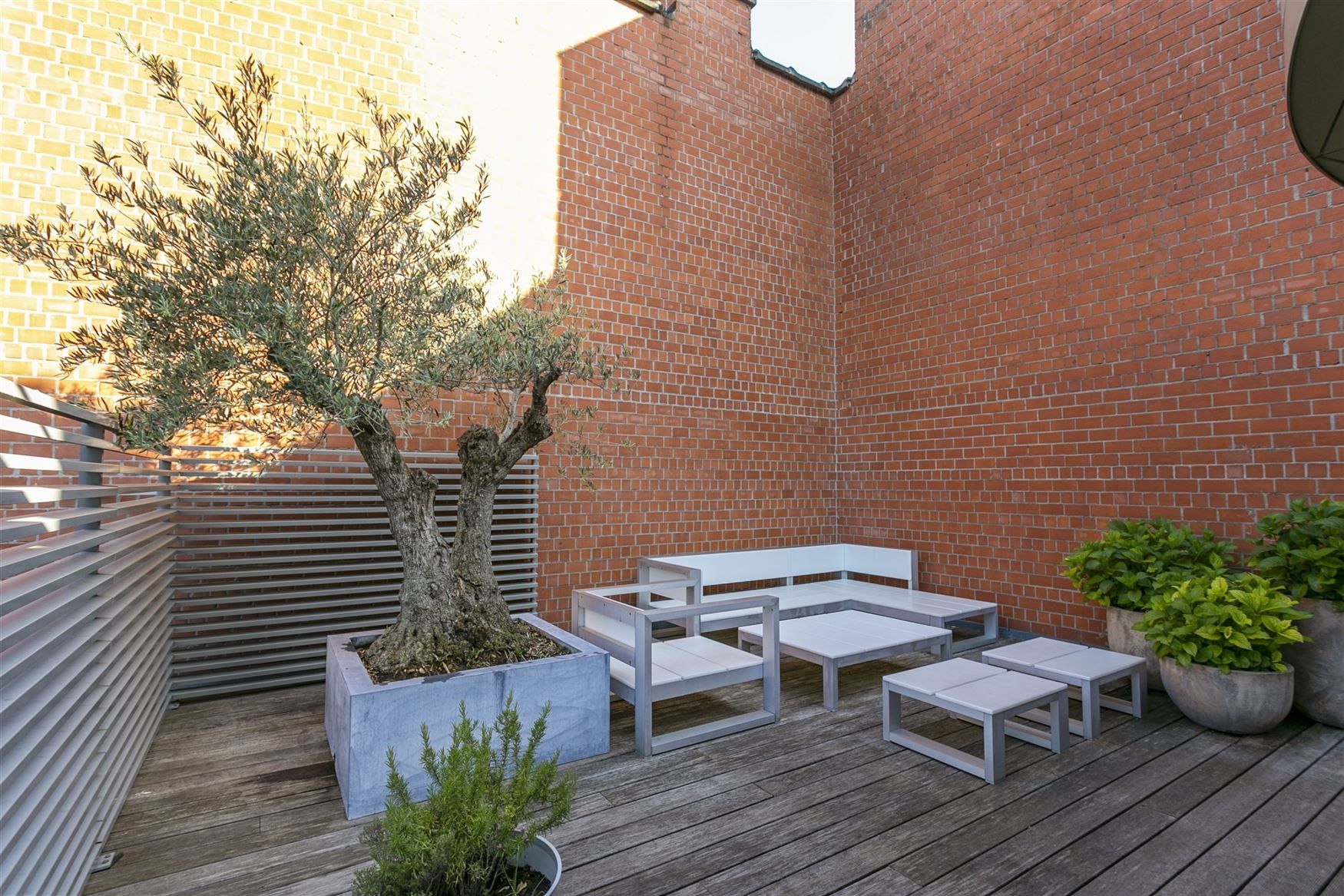 Zeer ruim bemeubeld duplexappartement foto 10