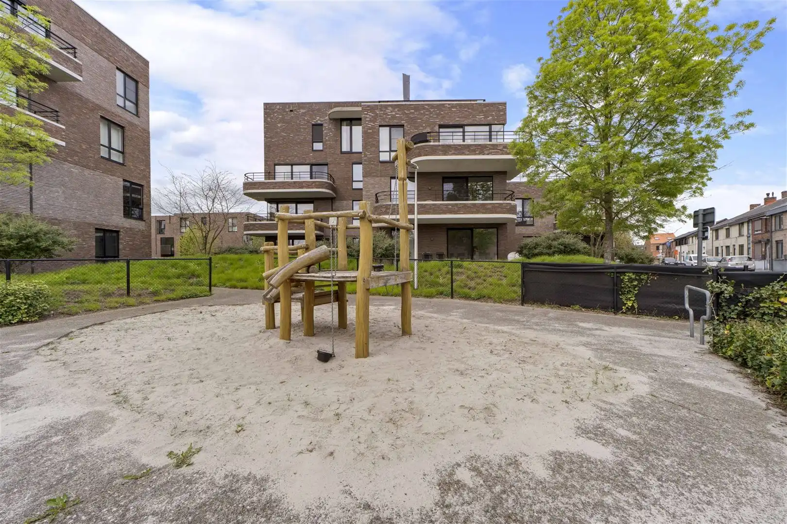 TE KOOP: Modern 1-slaapkamerappartement met zuidgericht terras te Hasselt! foto 18