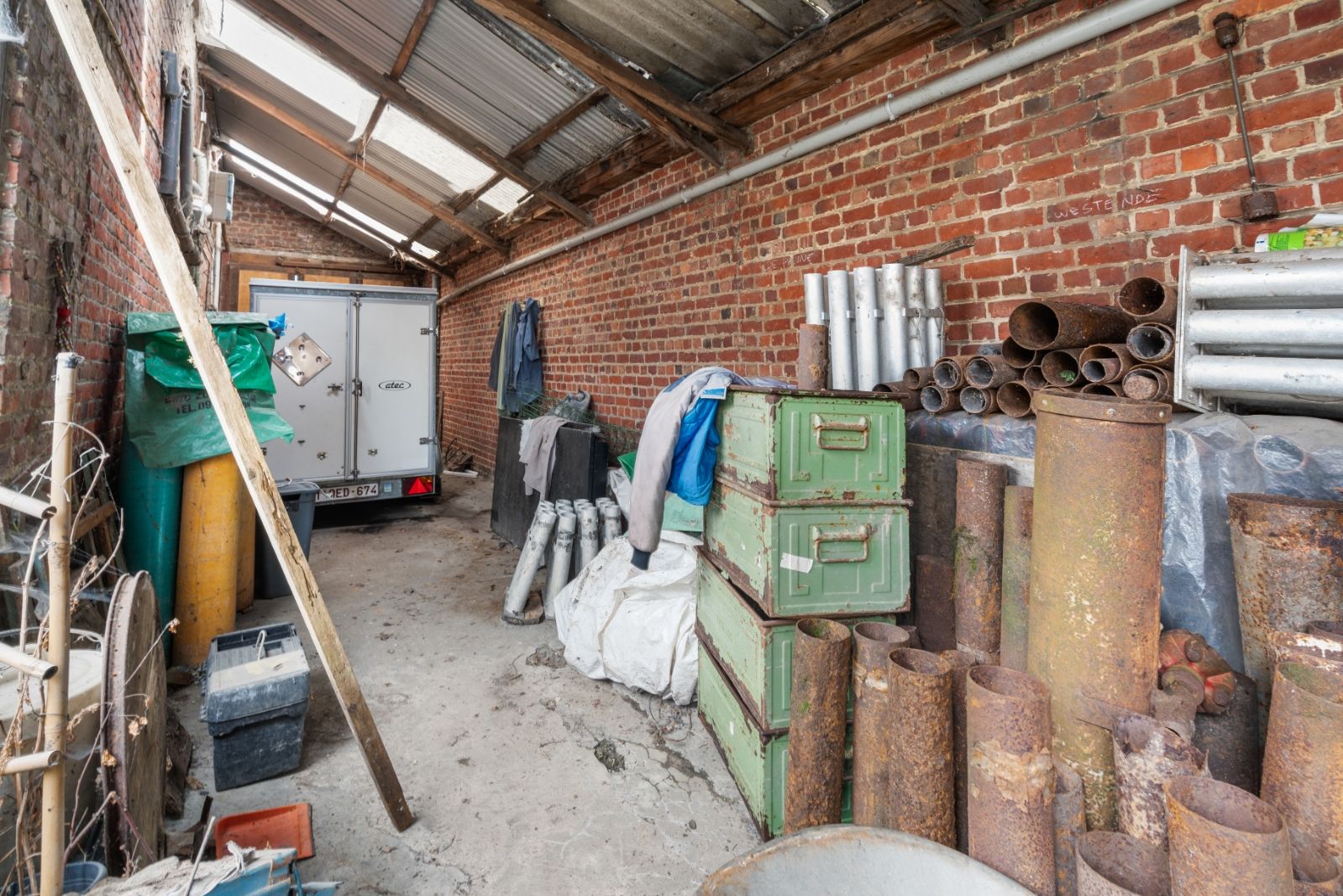 Mis deze knaller van een te renoveren woning niet op 693 m²! foto 17