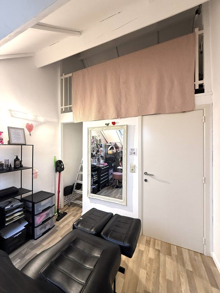 Charmante duplex met vernieuwde keuken, airco, berging en ruim dakterras in Lanaken foto 9