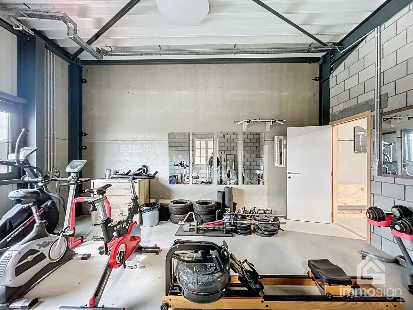 Veelzijdige halfopen bedrijfshal met kantoor en buitenruimte in Pelt! foto 15