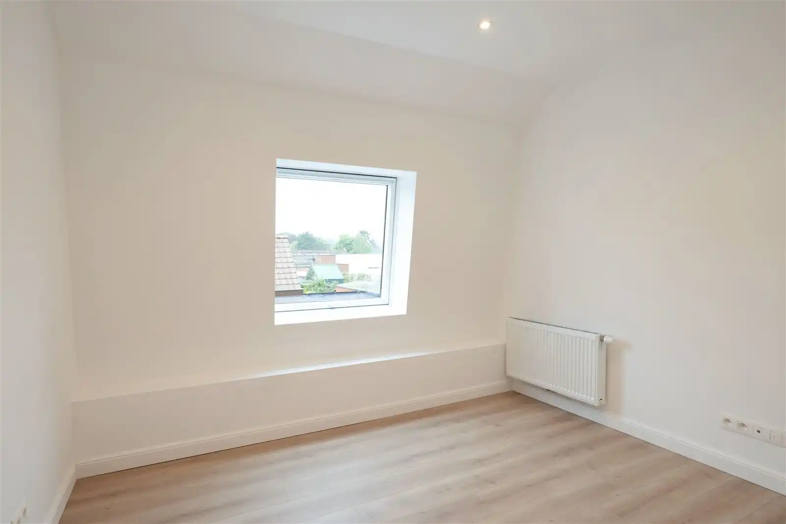 Gerenoveerde woning nabij het centrum van Zottegem! foto 19