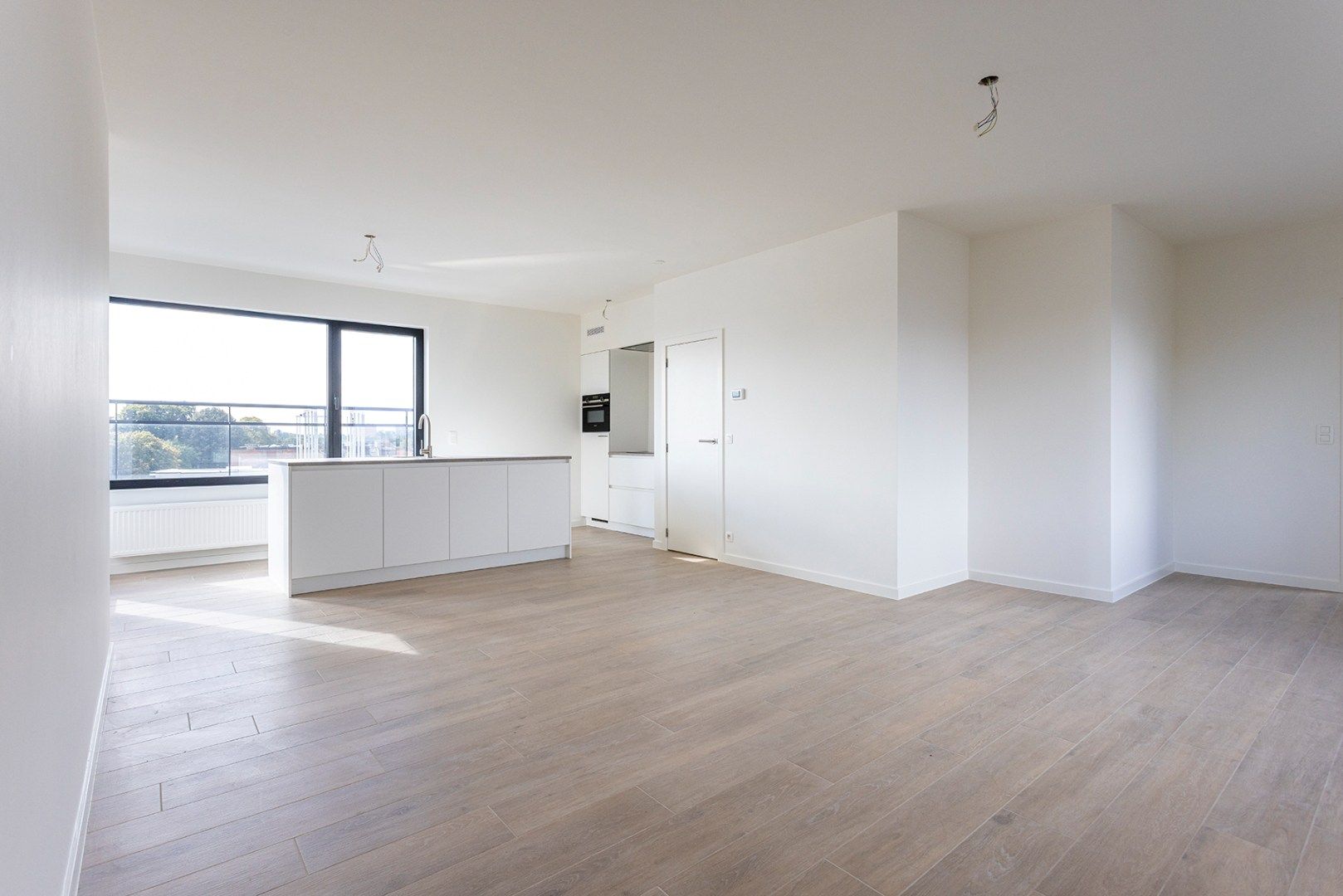 Penthouse (vernieuwbouw) gelegen op de 5de verdieping nabij Roma! foto 2