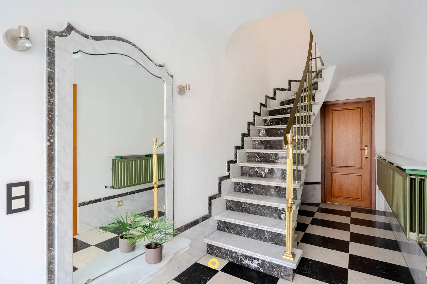 Bel-etage met 2 ruime SLK en grote garage op rustige locatie foto 14